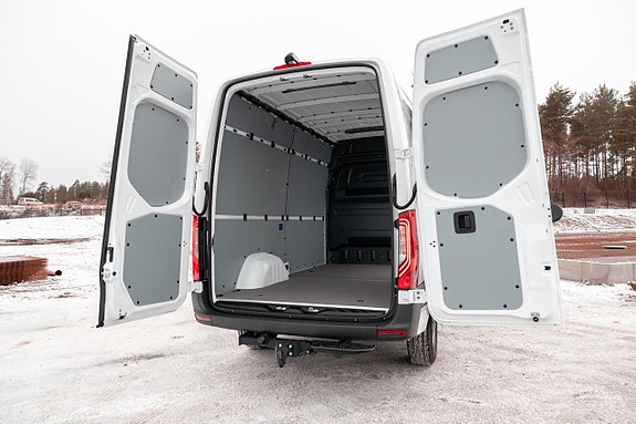Mercedes-Benz eSprinter 314 4 of 9