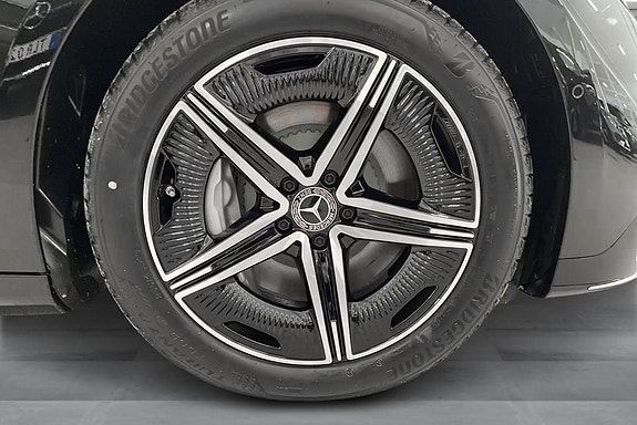 Mercedes-Benz EQE350 6 of 12