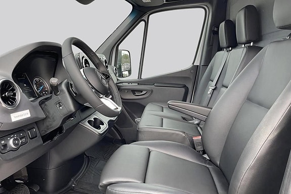 Mercedes-Benz eSprinter 420 8 of 14