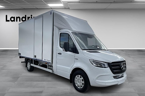 Mercedes-Benz eSprinter 420 3 of 14