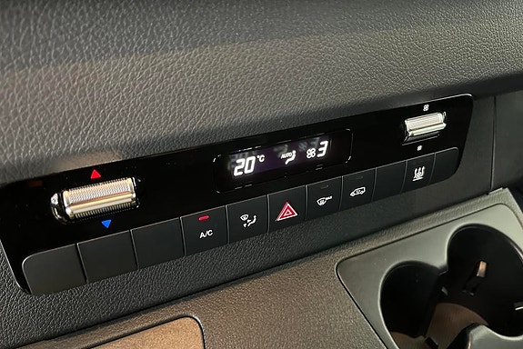 Mercedes-Benz eSprinter 420 13 of 14