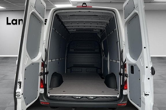 Mercedes-Benz eSprinter 314 9 of 14