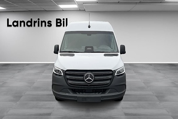 Mercedes-Benz eSprinter 314 2 of 14
