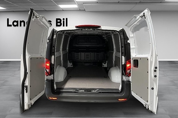 Mercedes-Benz eVito 112 9 of 14
