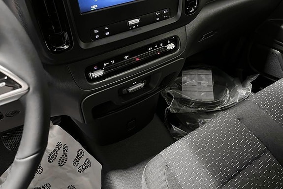 Mercedes-Benz eVito 112 12 of 14