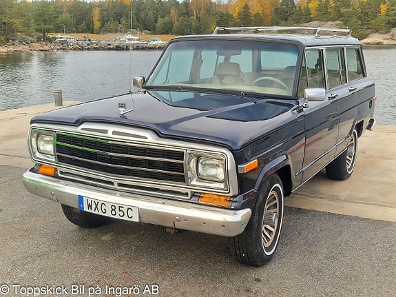 Jeep Wagoneer