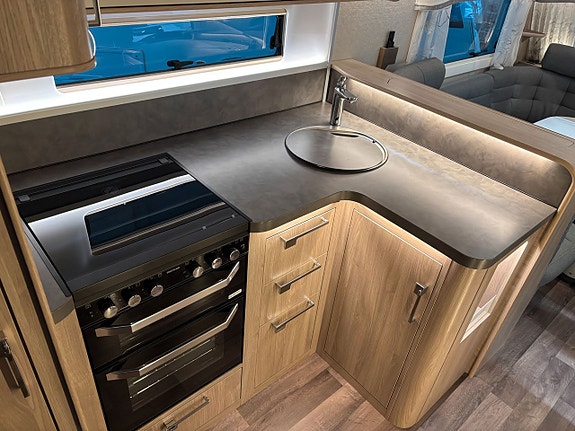 Kabe Royal 600 CXL KS 8 of 14