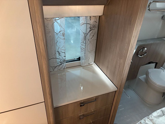 Kabe Royal 600 CXL KS 12 of 14