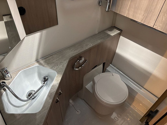 Kabe Royal 600 CXL KS 14 of 14