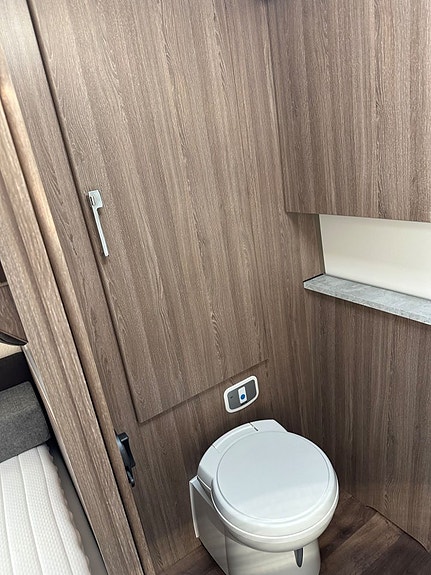 Kabe Royal 740 TDL KS 5 of 9