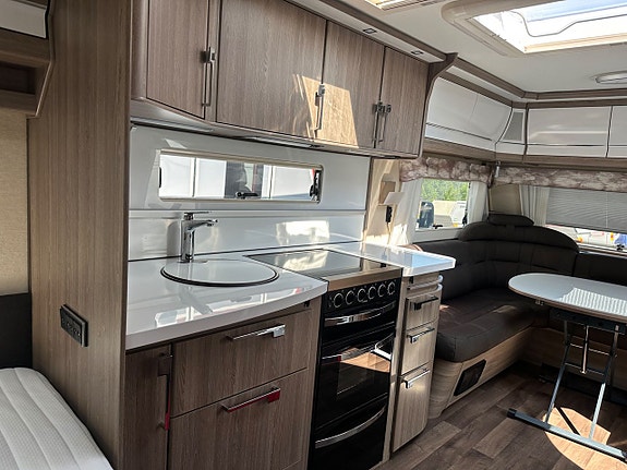 Kabe Royal 740 TDL KS 2 of 9