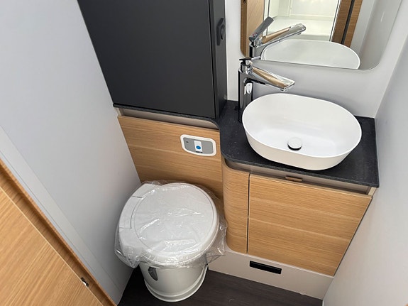 Adria Matrix 670 SL 60Y * Jubileumsmodell * 7 of 16