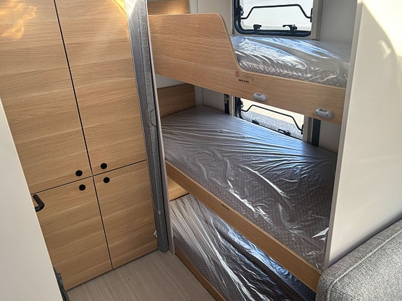 Adria Adora 573 PT *Barnkammare* 7 of 12
