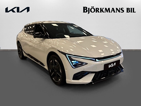 Kia EV6 3 of 5