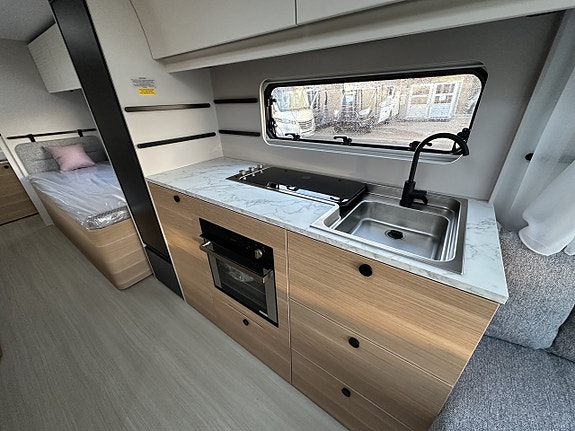 Adria ADORA 663 UT 11 of 21