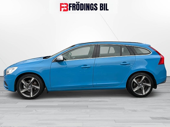 Volvo V60 2 of 5