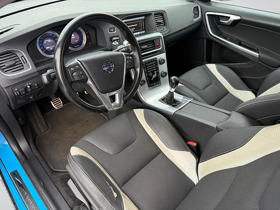 Volvo V60 10 of 25