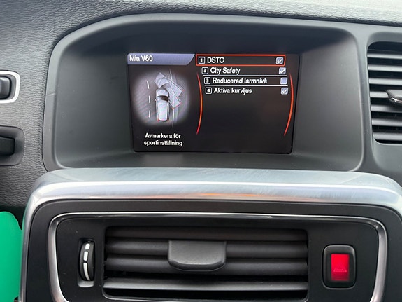 Volvo V60 13 of 25