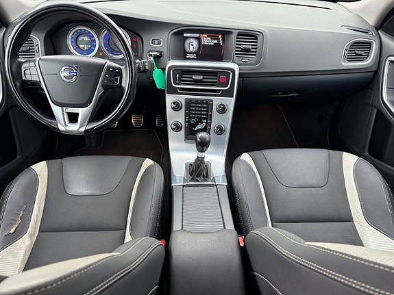Volvo V60 16 of 25