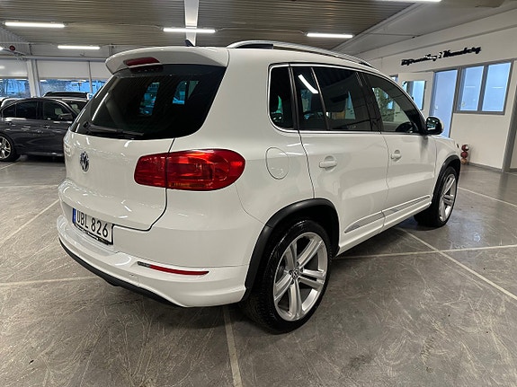 Volkswagen Tiguan 3 of 14