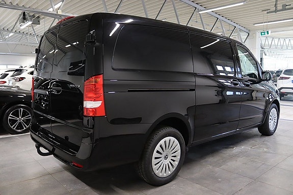 Mercedes-Benz Vito 119 2 of 5
