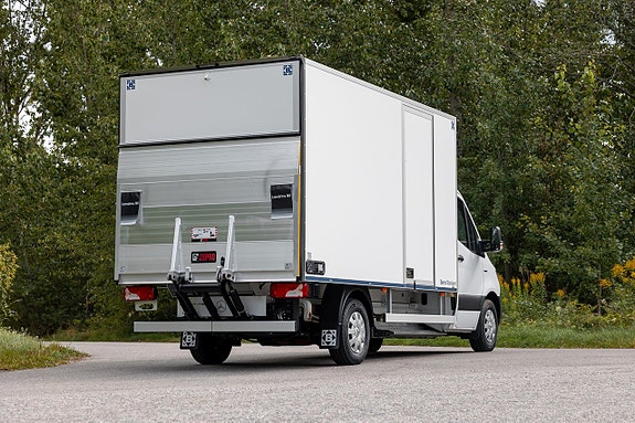 Mercedes-Benz eSprinter 420 2 of 5