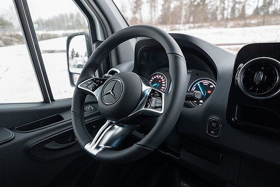 Mercedes-Benz eSprinter 420 5 of 7