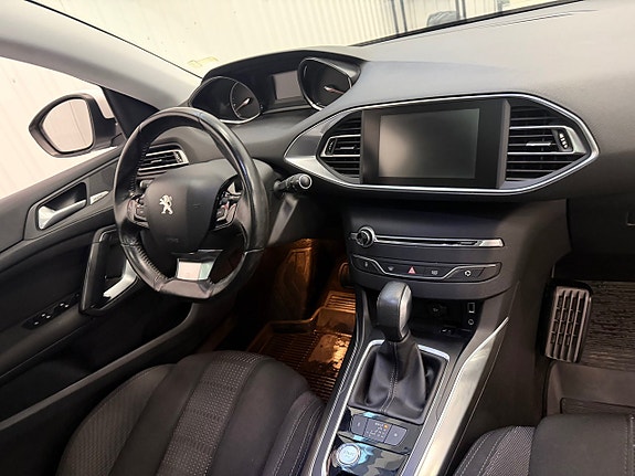 Peugeot 308 SW 11 of 25