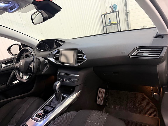 Peugeot 308 SW 10 of 25
