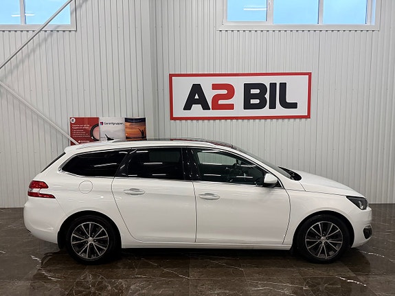 Peugeot 308 SW 3 of 5