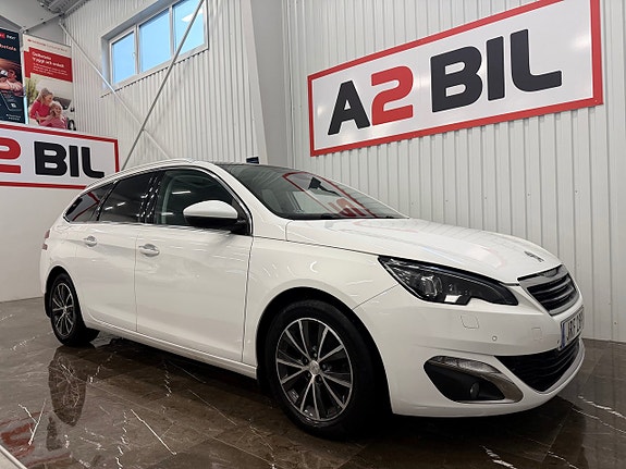 Peugeot 308 SW 2 of 5