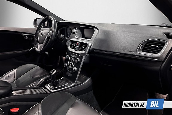 Volvo V40 11 of 20