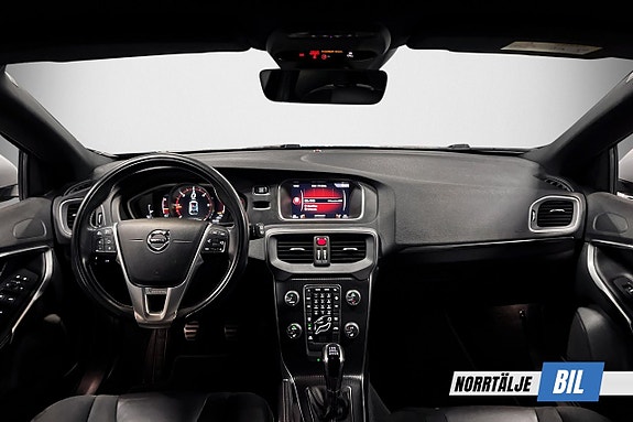 Volvo V40 3 of 20