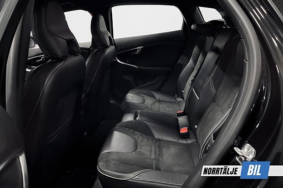 Volvo V40 13 of 20