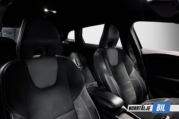 Volvo V40 12 of 20