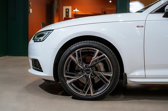 Audi A4 5 of 19
