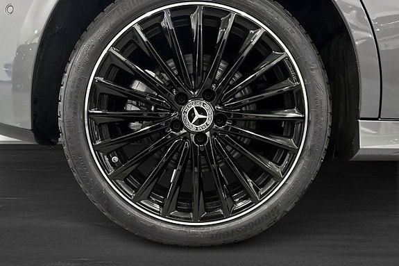 Mercedes-Benz A250 e 5 of 5