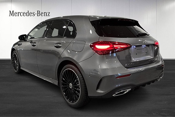 Mercedes-Benz A250 e 3 of 5