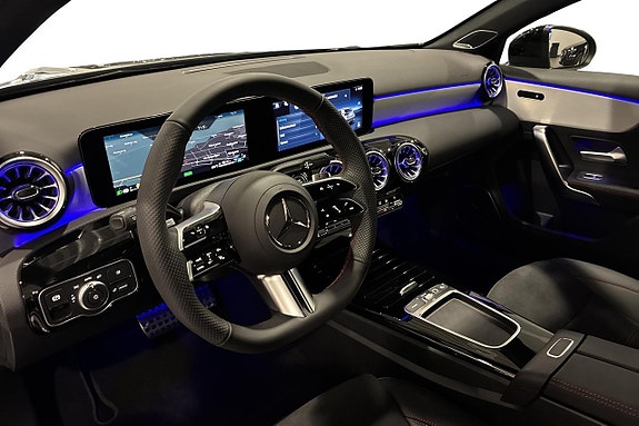 Mercedes-Benz A250 e 9 of 17
