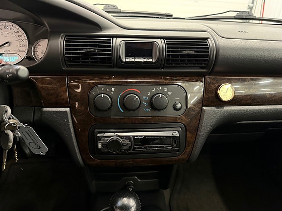Chrysler Sebring 22 of 24