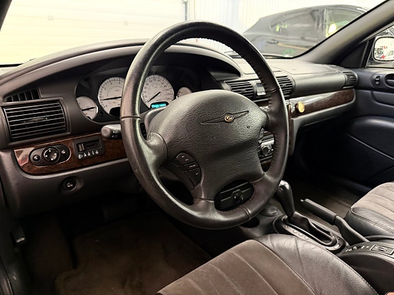 Chrysler Sebring 18 of 24
