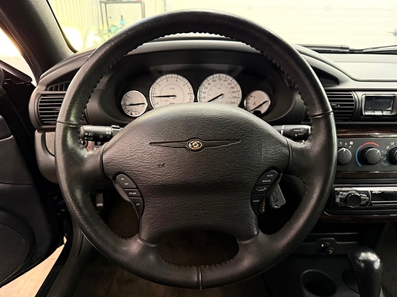 Chrysler Sebring 20 of 24