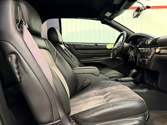 Chrysler Sebring 12 of 24