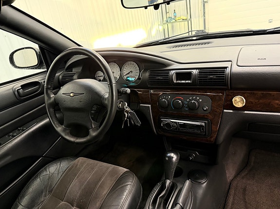 Chrysler Sebring 14 of 24