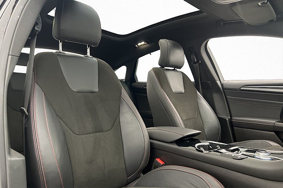 Ford Mondeo 27 of 30