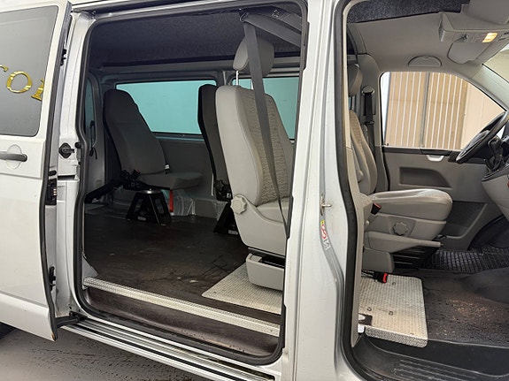Volkswagen Transporter 12 of 19