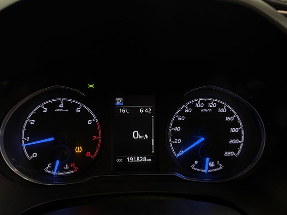 Toyota Yaris 23 of 23
