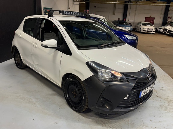 Toyota Yaris 2 of 5