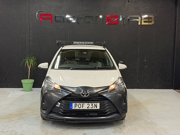 Toyota Yaris 6 of 23