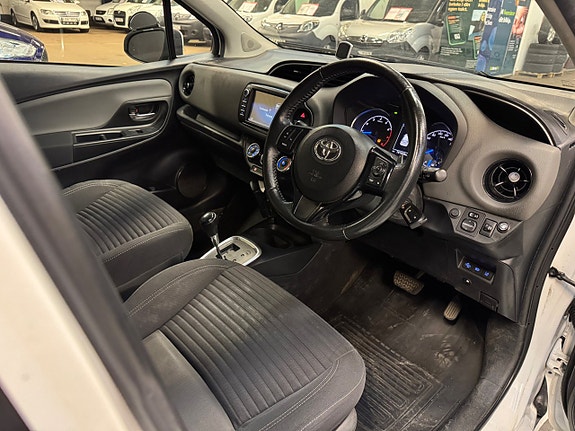 Toyota Yaris 9 of 23